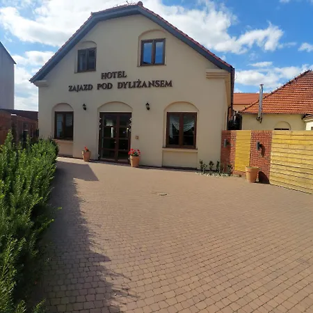 Pod Dylizansem * Kościelec